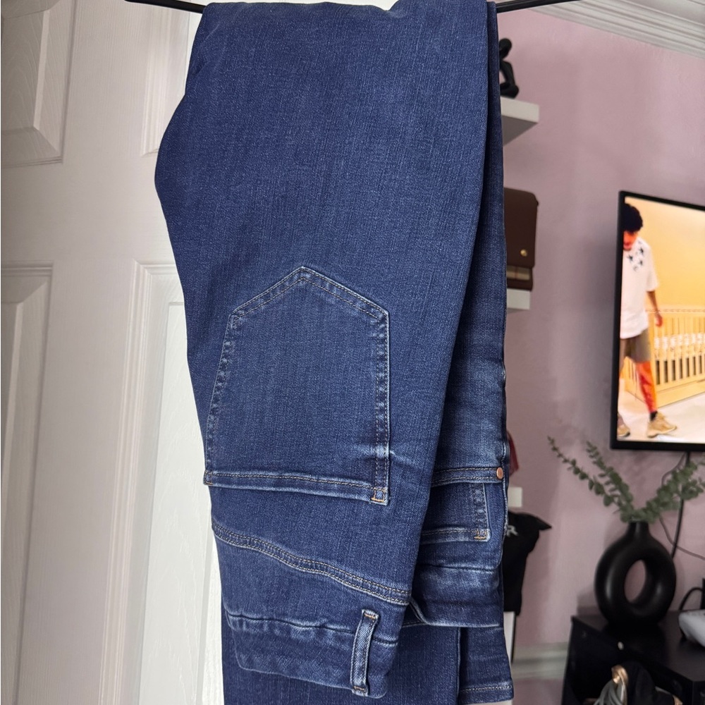 Modern Straight women’s express jeans
